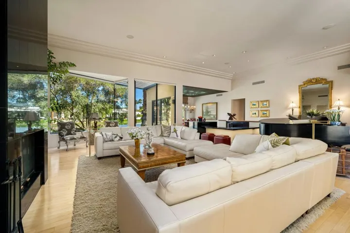 65-web-or-mls-JBTurnberry_OPMG_0326_065