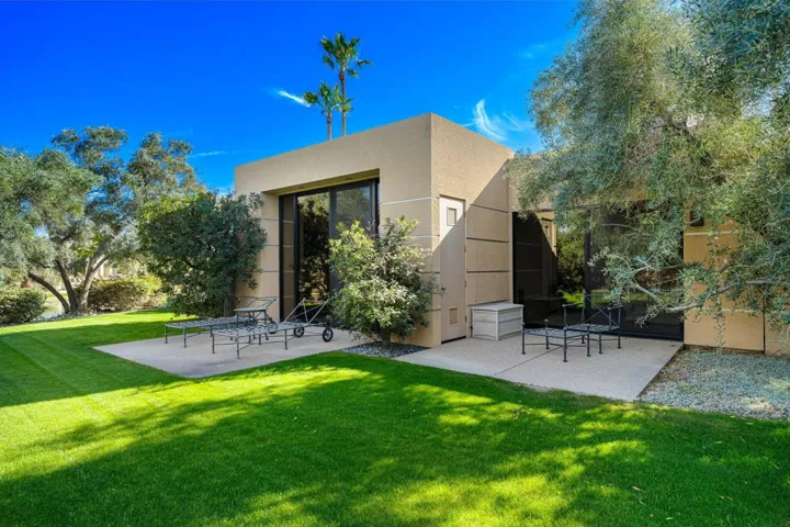 44-web-or-mls-JBTurnberry_OPMG_0326_044
