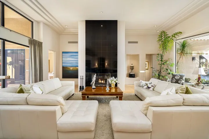 63-web-or-mls-JBTurnberry_OPMG_0326_063