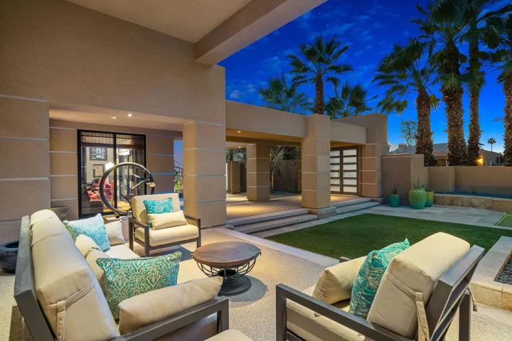 121-web-or-mls-JBTurnberry_OPMG_0326_121