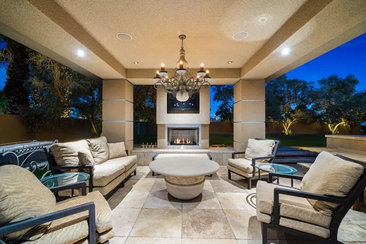132-web-or-mls-JBTurnberry_OPMG_0326_132