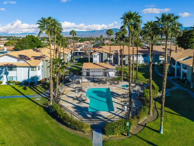 3-web-or-mls-HGAve42_OPMG_0226_003