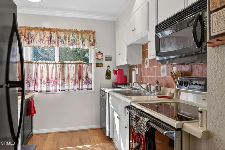 16-web-or-mls-UpmarketMedia-31WDel-085