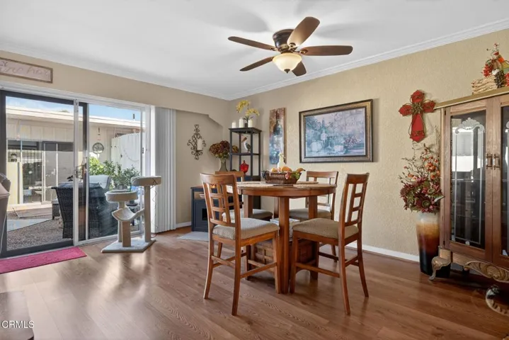 12-web-or-mls-UpmarketMedia-31WDel-136
