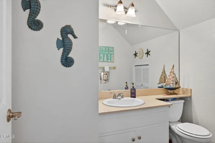 45-web-or-mls-UpmarketMedia-31WDel-069