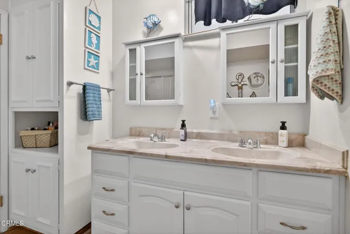 40-web-or-mls-UpmarketMedia-31WDel-056
