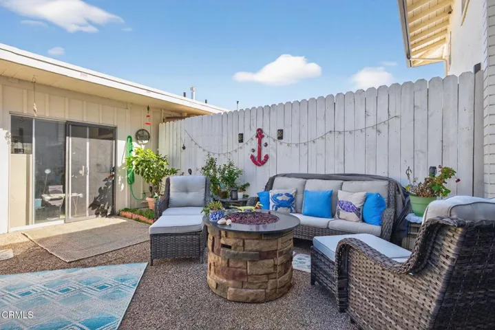 49-web-or-mls-UpmarketMedia-31WDel-145
