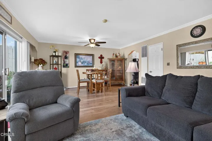 9-web-or-mls-UpmarketMedia-31WDel-108