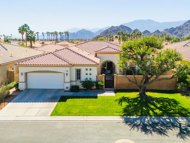 99_78365_VIADIJON_GILLIANJONES-48