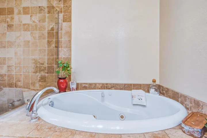 99_78365_VIADIJON_GILLIANJONES-32