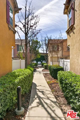 Walkway between properties