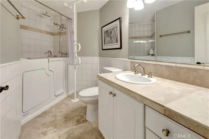 Bathroom 5 - downstairs