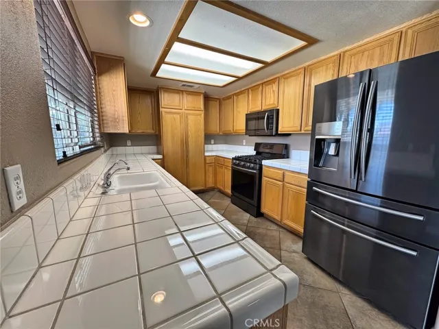 Plenty of Cabinet and Counter space
