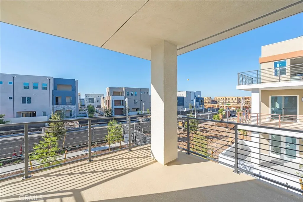 Balcony on 2nd level