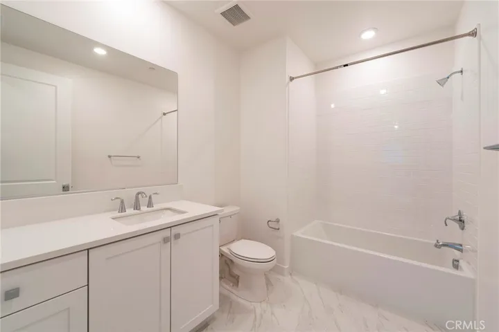 Main floor full bath