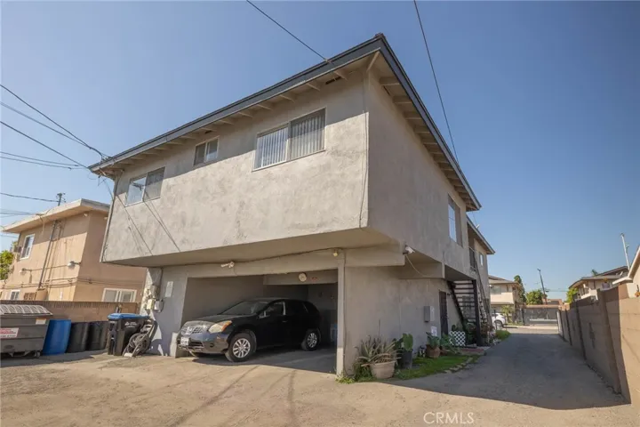 Spacious lot