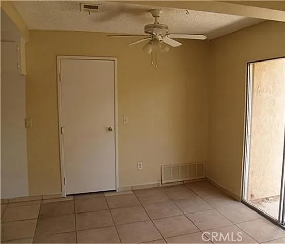 Photos taken prior to current tenancy