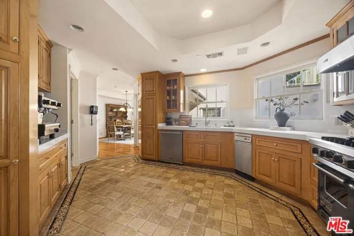 3833 Goodland Avenue, Studio City, California 91604