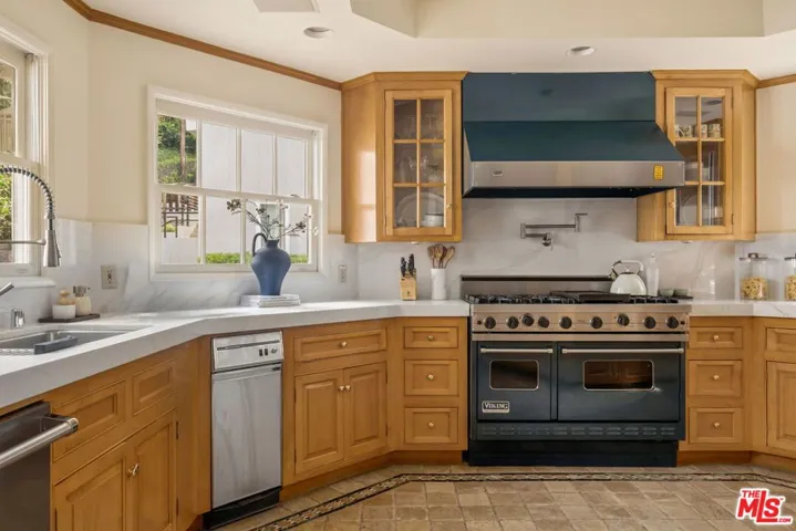 3833 Goodland Avenue, Studio City, California 91604