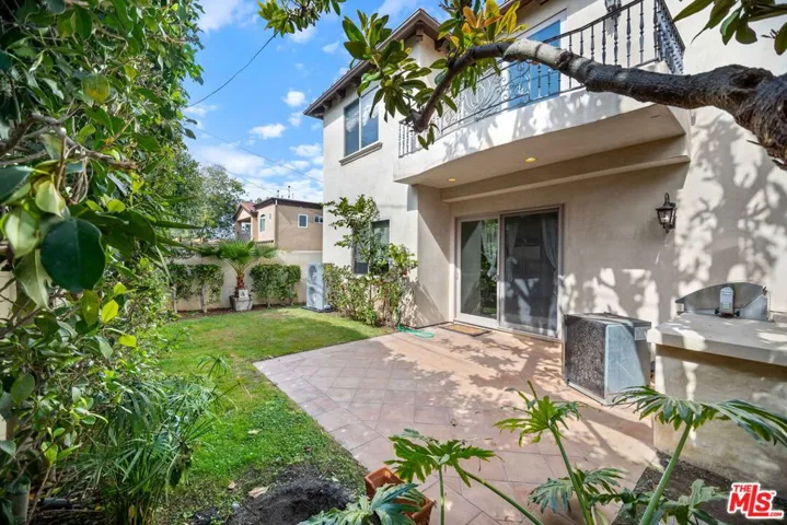 Backyard with built-in BBQ