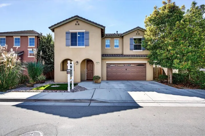 301 Slate Avenue, Hollister, California 95023