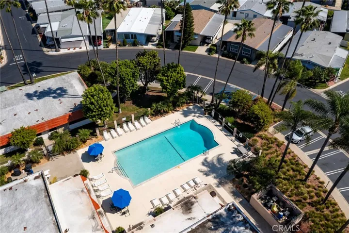 Community pool