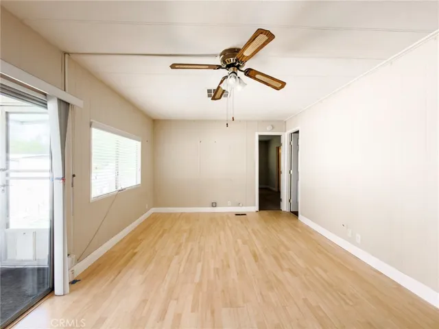 Second living area/TV room