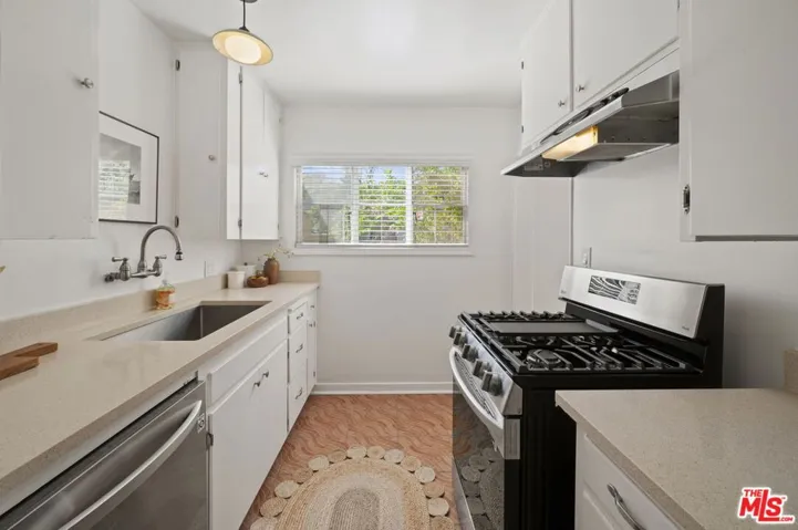 5345 Village, Los Angeles, California 90016