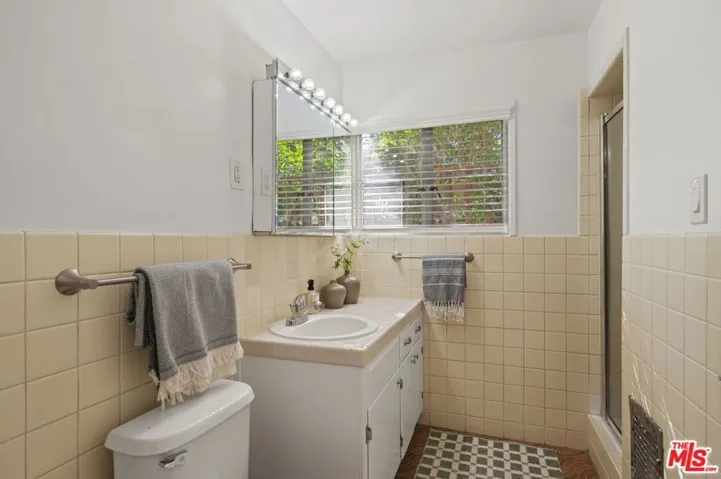 5345 Village, Los Angeles, California 90016