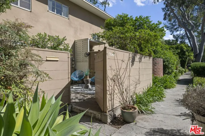 5345 Village, Los Angeles, California 90016
