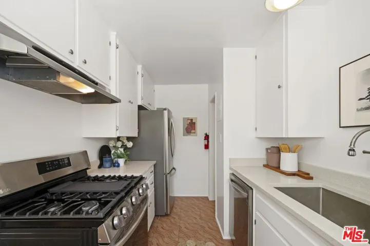 5345 Village, Los Angeles, California 90016