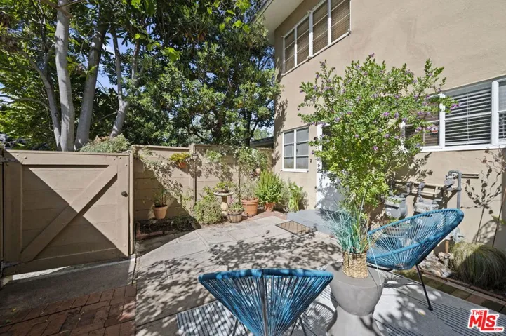 5345 Village, Los Angeles, California 90016
