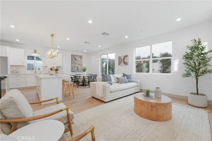 Interior photo of model home with same floor plan. Finishes may vary.
