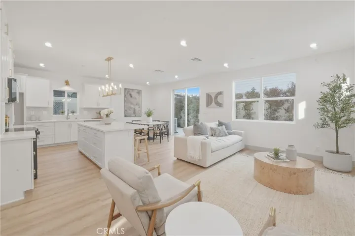 Interior photo of model home with same floor plan. Finishes may vary.