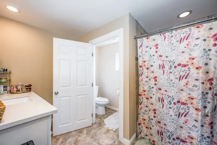 6834 Quinton Lane, Tujunga, California 91042
