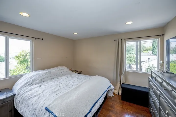 6834 Quinton Lane, Tujunga, California 91042
