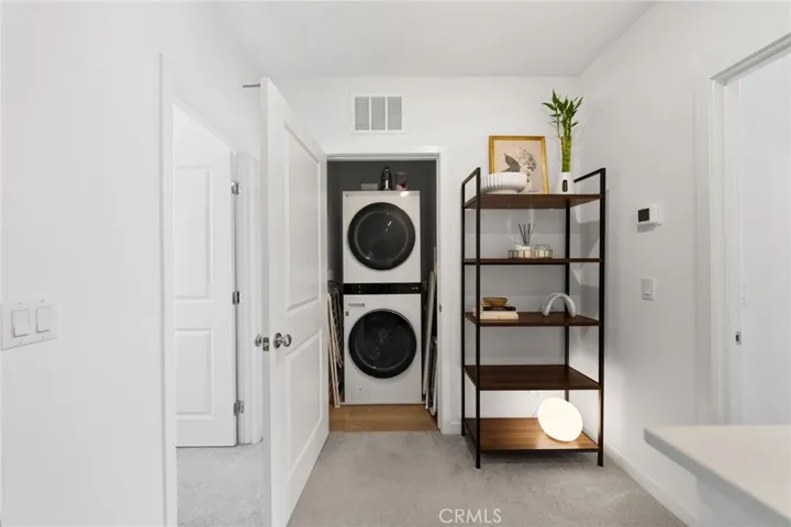 3rd Floor Hallway & Laundry Closet
