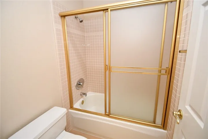 Upstairs 2nd bathroom