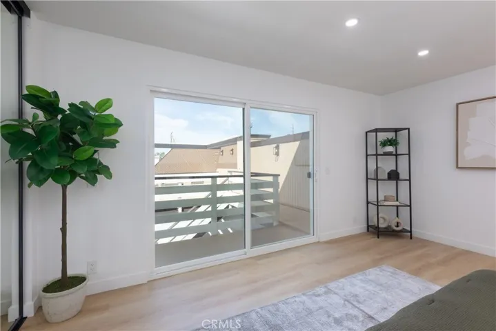 Primary suite with access to upper deck