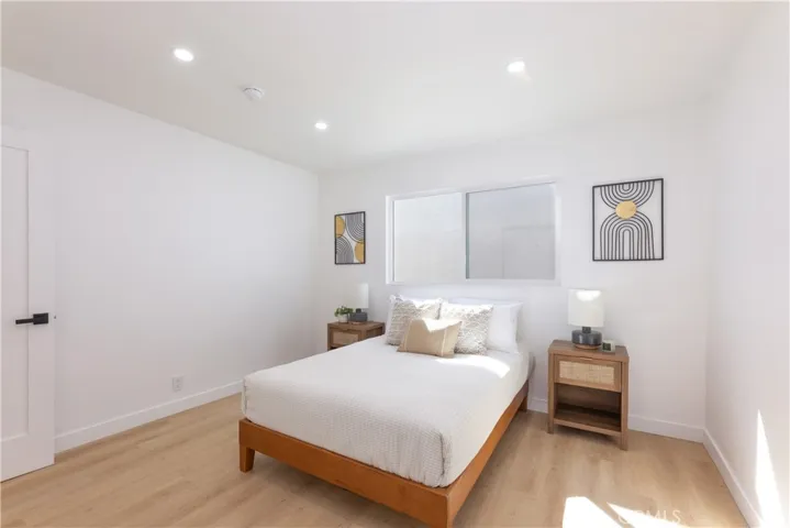 Middle bedroom