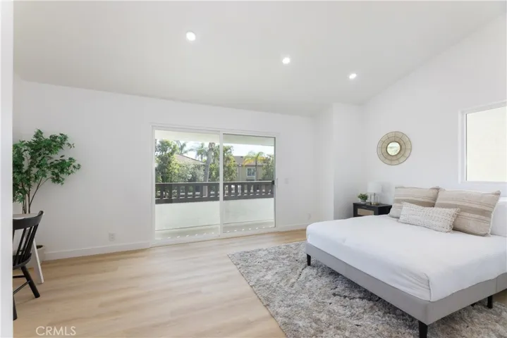 Front bedroom with balcony