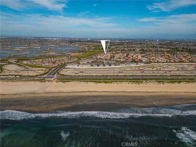 Perfectly situated between the beach and the beautiful Bolsa Chica Wetlands