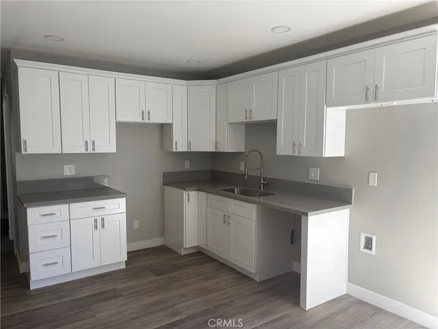 KITCHEN VIEW FRONT HOUSE