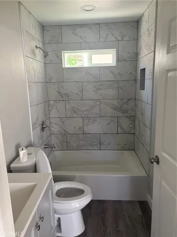 REAR HOUSE BATHROOM VIEW