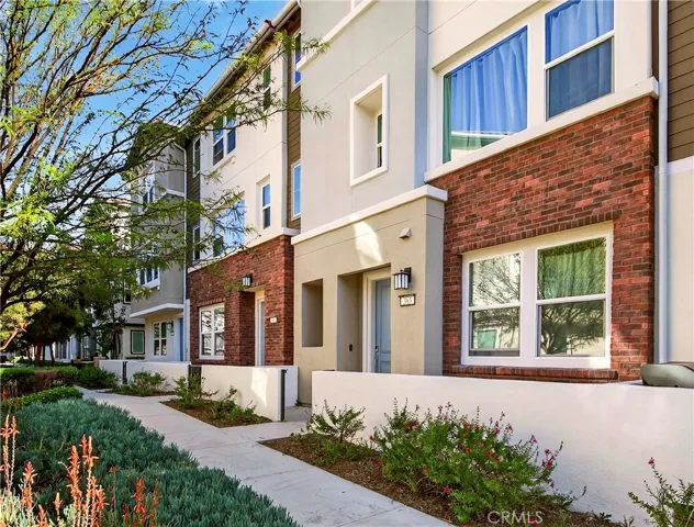 381 Bellver, Lake Forest, California 92630