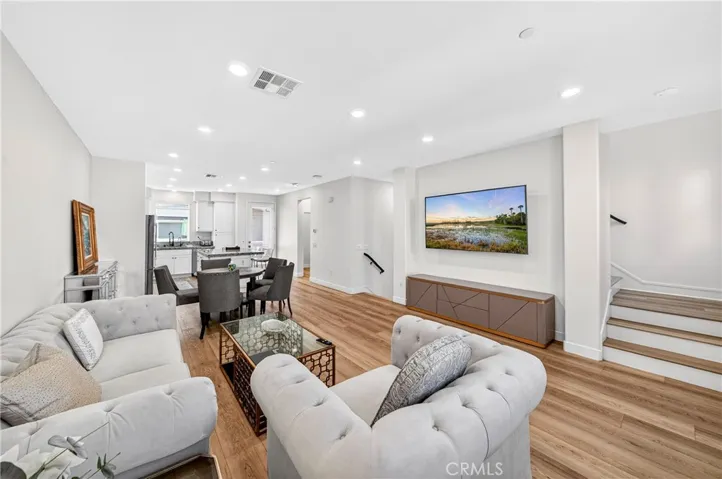 381 Bellver, Lake Forest, California 92630