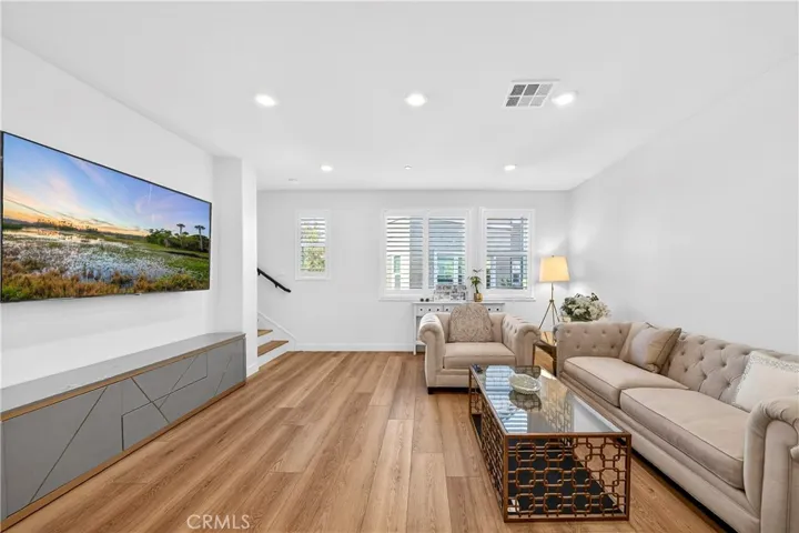 381 Bellver, Lake Forest, California 92630