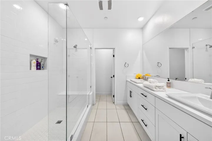 381 Bellver, Lake Forest, California 92630