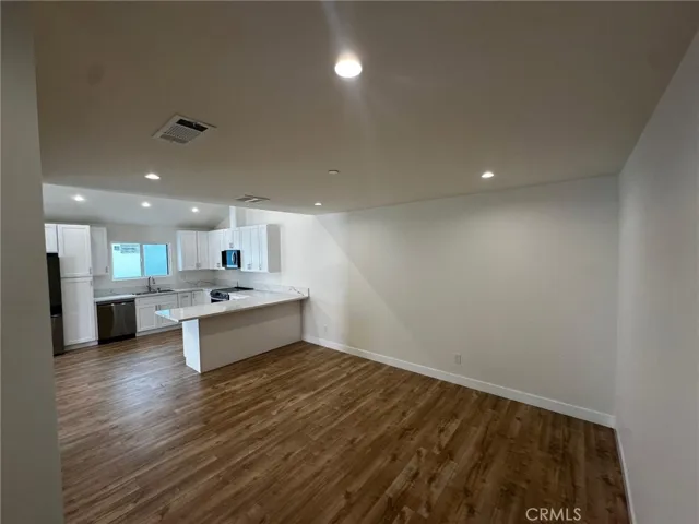 15950 Cohasset, Van Nuys, California 91406