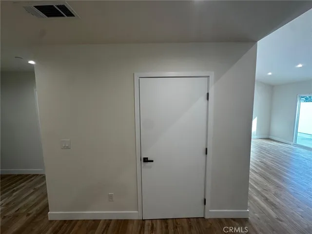 15950 Cohasset, Van Nuys, California 91406